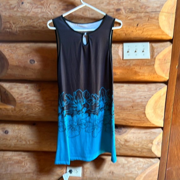 Cute little dress for summer never worn - Picture 2 of 2